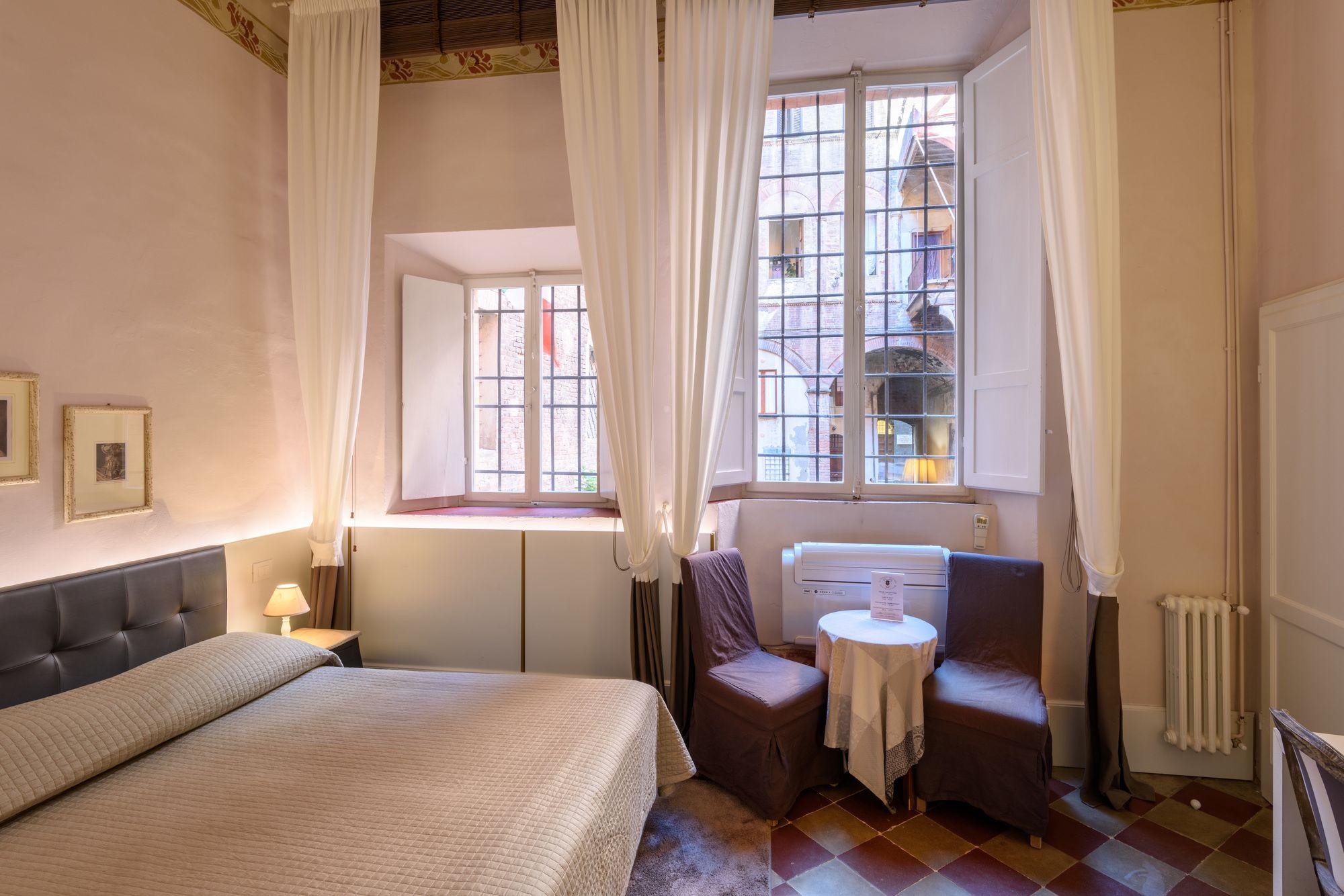 La Terrazza Sul Campo-Rooms Only سيينا المظهر الخارجي الصورة